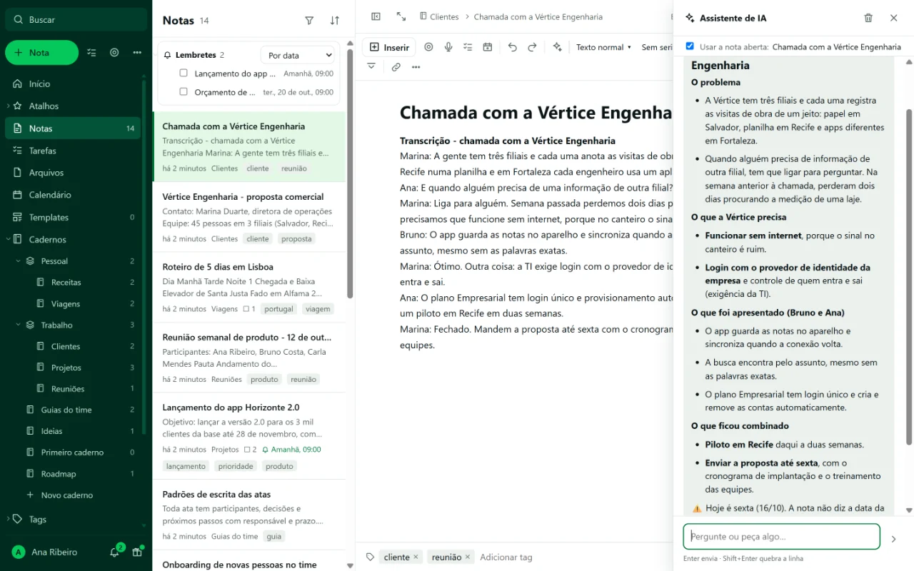 Assistente de IA aberto ao lado de uma nota, com o resumo da chamada em contexto, necessidades e próximos passos